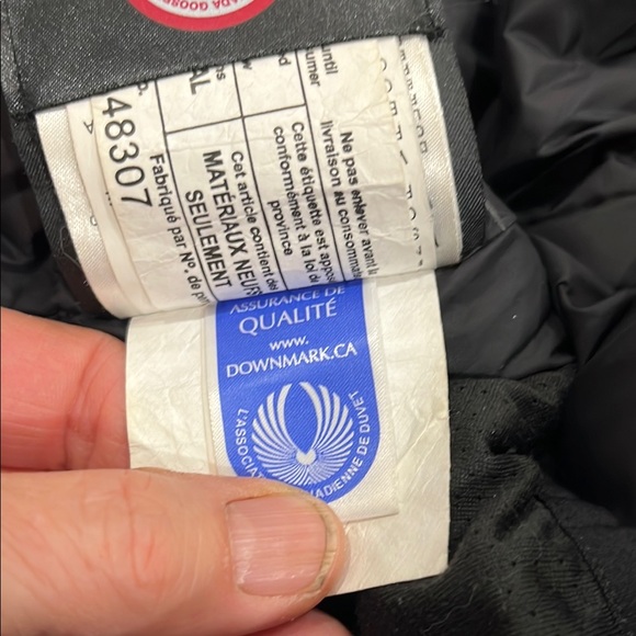 Canada Goose Black Kids Jacket with fur trim in very good gently worn condition - Picture 15 of 16